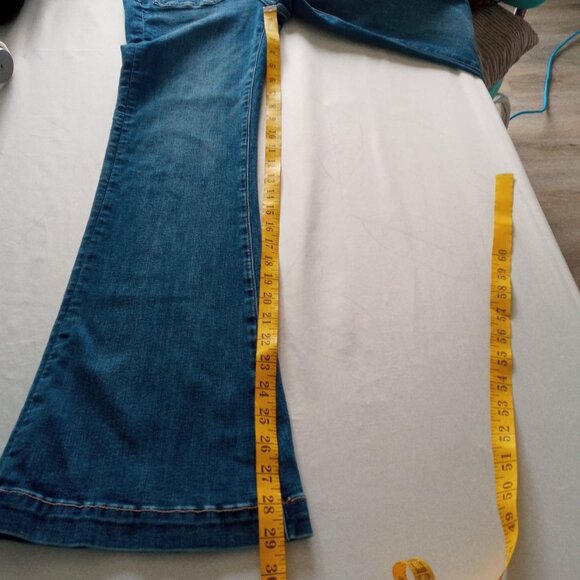 AE Next Level Festival Flare Jeans Size 4 regular - Picture 9 of 9